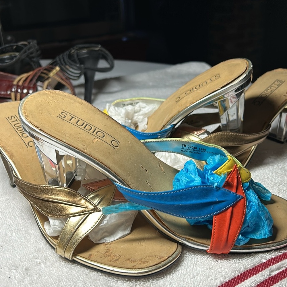 2pair $30. price! Ladies, 2 different pair of multicolored sandals, slides.